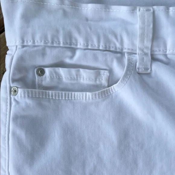 NYDJ Shorts - Picture 3 of 6